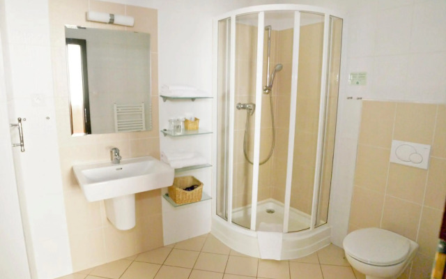 Aston Business Hotel