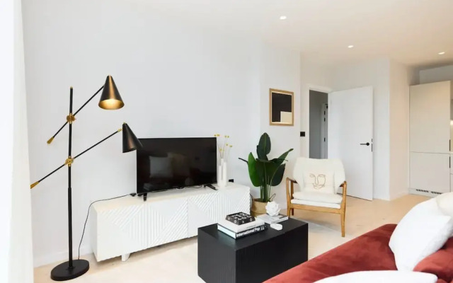 The Brondesbury Scenery - Bright 1bdr Flat With Balcony Parking