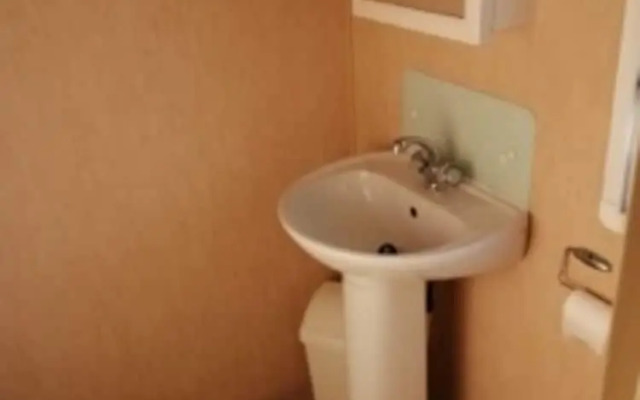 Pets Stay Free 3 Bedroom Caravan at Heacham Beach