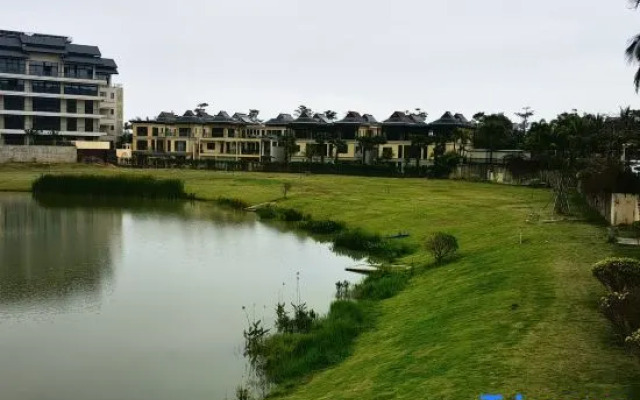 Sanya Yanqi Bungalow Pool Villa (Yalong Bay No.1 Outlets Town)