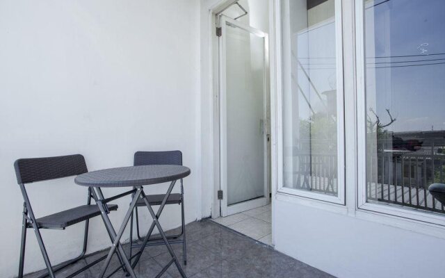 Sky Inn Syariah Mastrip 1 Surabaya by Reddoorz