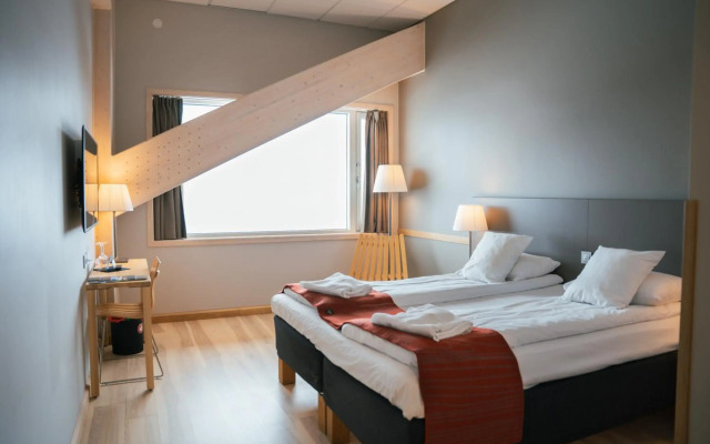 Wood Hotel by Frich's