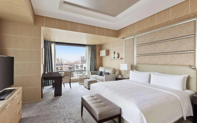 Shangri-La Residences at the Fort, Manila