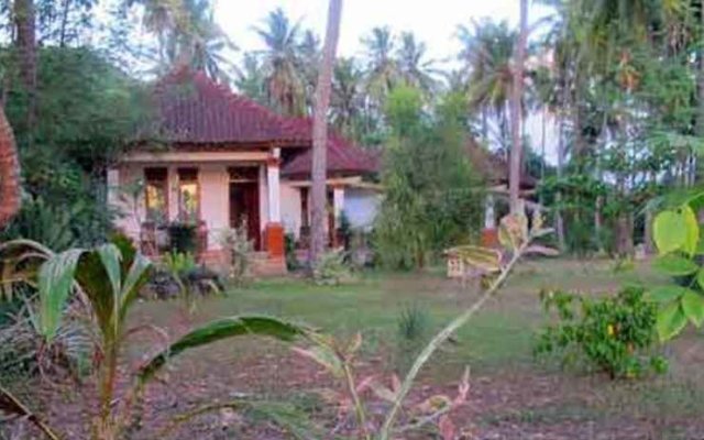 Layar Beach Bungalow