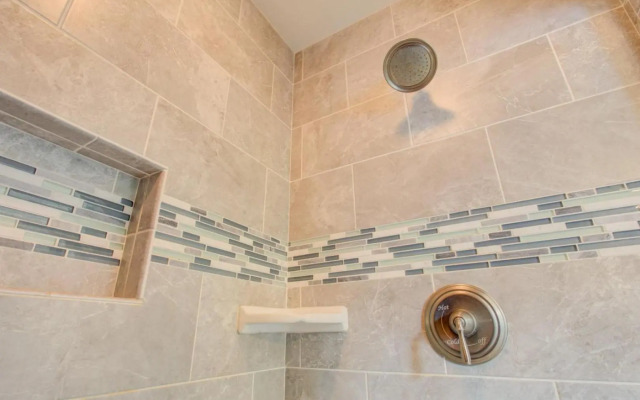 BB31 - Beach Please Community pool