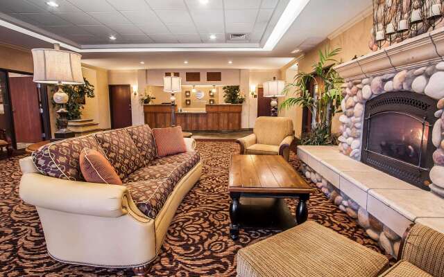 Comfort Inn & Suites McMinnville Wine Country