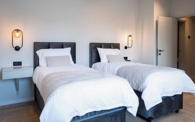 Residence Republic Square- Luxury at Top Location