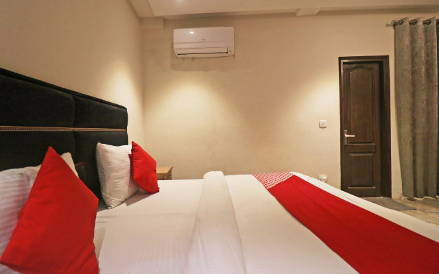 OYO 49069 A Suites