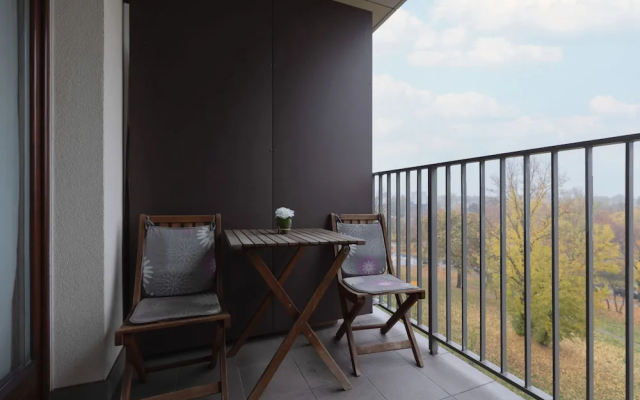 Warsaw Apartment With Parking by Renters