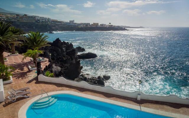 Ocean shore apartment 1