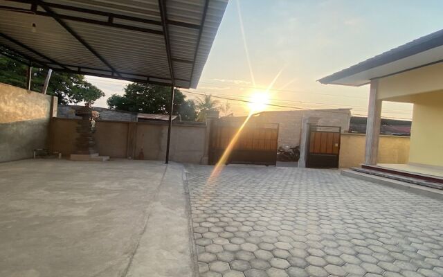 OYO Life 93255 Kosan Teratai Jaya