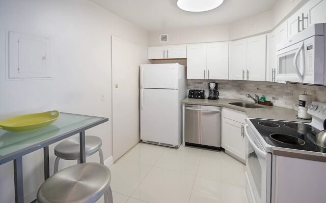 Oceanfront Alexander Apts by SV Rentals