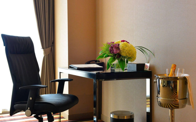 Grand Royal Hotel