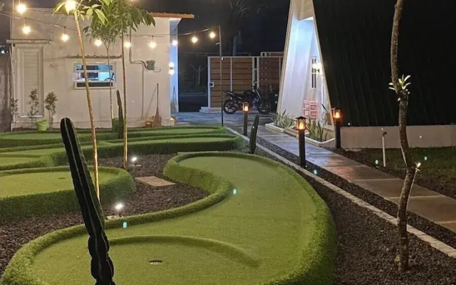 Tropical House and Mini Golf Yogyakarta