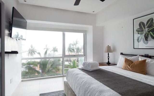 Exquisite 2BR w beach & pool in Puerto Vallarta