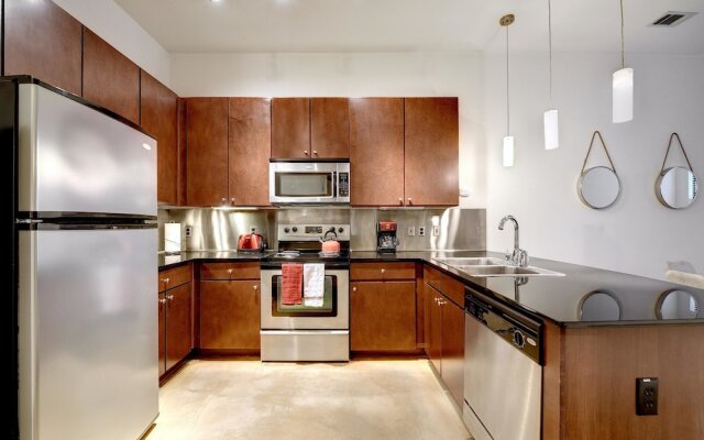 StayLo Luxury 1 Bedroom Apartment