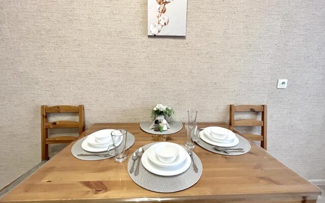 4 Сезона на бульваре Давлеткильдеева 18