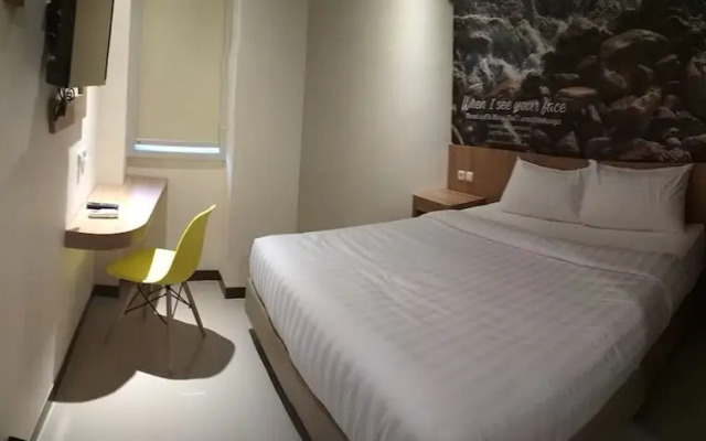 Front One Hotel Airport Solo
