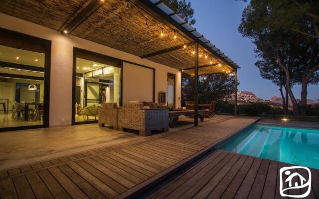 Abahana Villas Beach House
