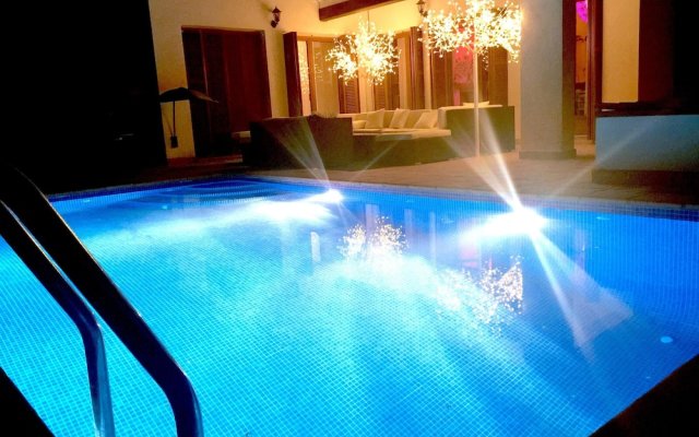 Villa With 4 Bedrooms in Baños y Mendigos, With Private Pool, Enclosed