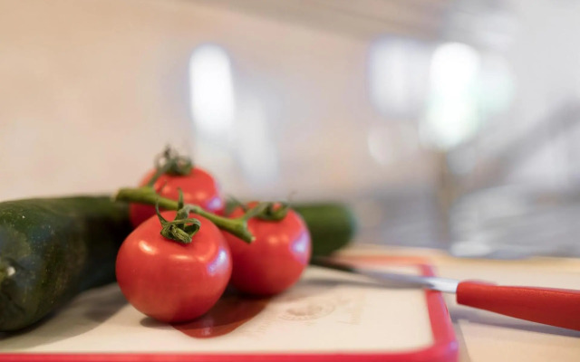 Apartment Doris, Nenadici