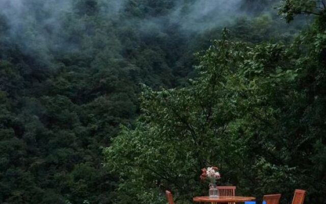 Yunfu Banshan Holiday Homestay