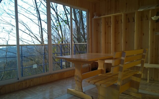 HappyLinn Hotel