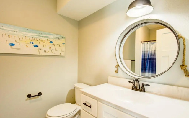 4056 - Tight Lines & Tan Lines