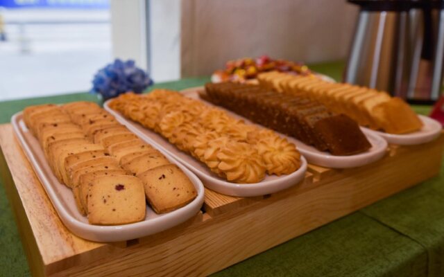 Zenith International Hotel