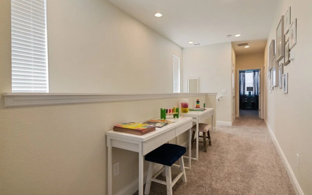 5BR Town Home in Festival