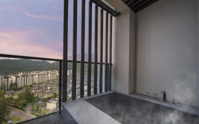 Holiday Inn Express Tengchong Hot Spring by IHG