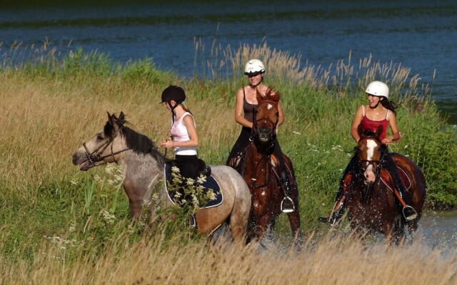 Cozy Studio With Dishwasher in the Beautiful Green Valjoly