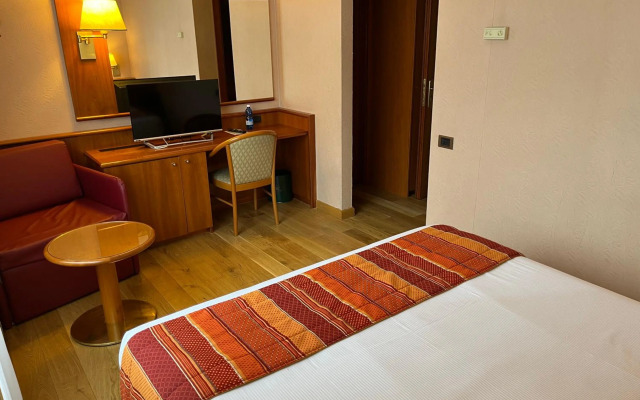 Crystal Hotel Varese