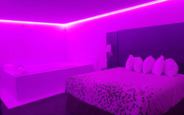Chicago Club Inn & Suites