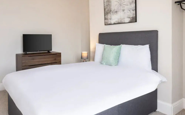Host Stay Clifton Studio 2