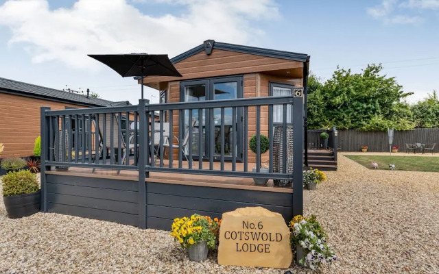 The Cotswold Holiday Lodge