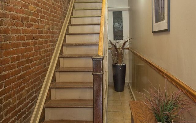 Upper Yorkville Suites