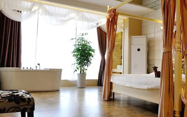 The Love of Maple Theme Hotel