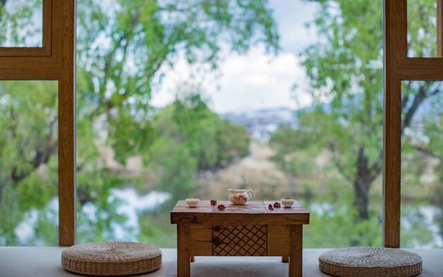 Floral Hotel Lijiang Lakeside Inn