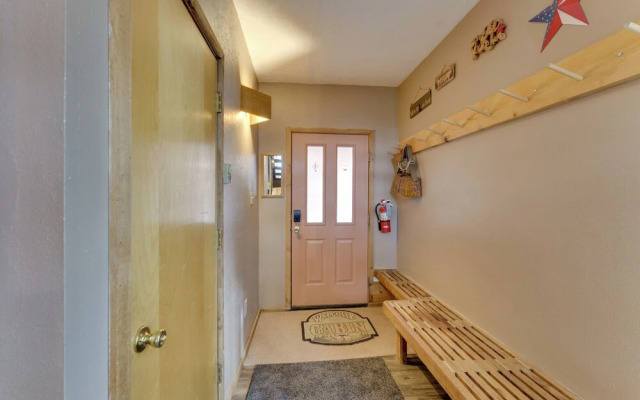 Walk to Lifts: Ski-in/ski-out Angel Fire Condo