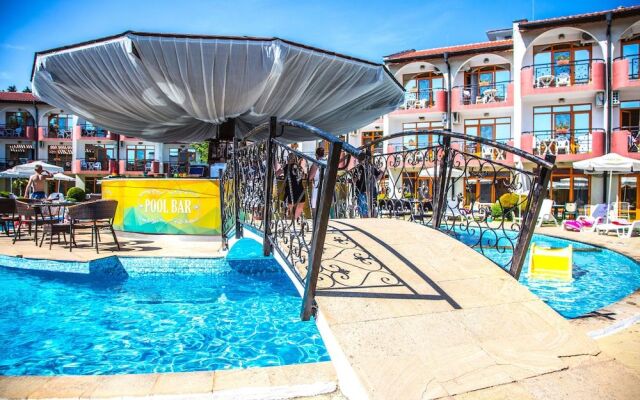 Complex Sunrise by HMG - All Inclusive