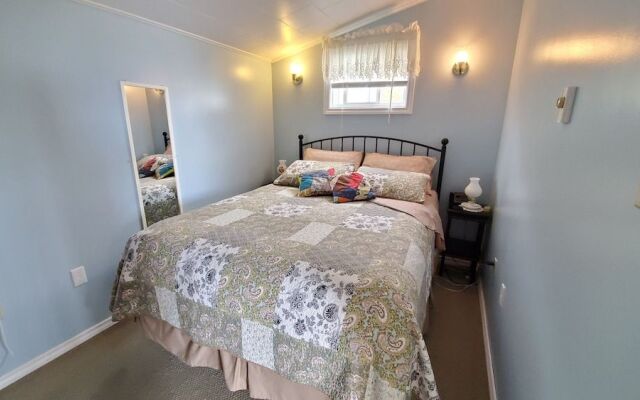 Hillside B&B Cottage