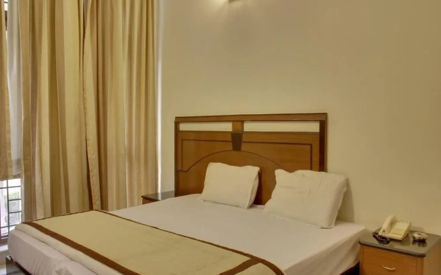 OYO Rooms HUDA Metro Flagship