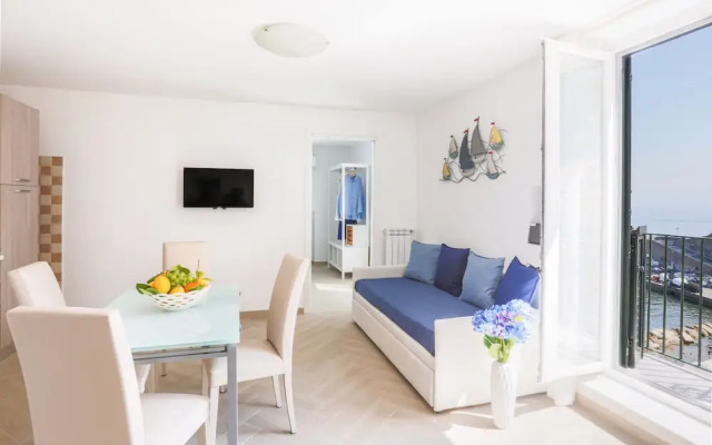 SeaView Sorrento Apartment by the sea with terrace