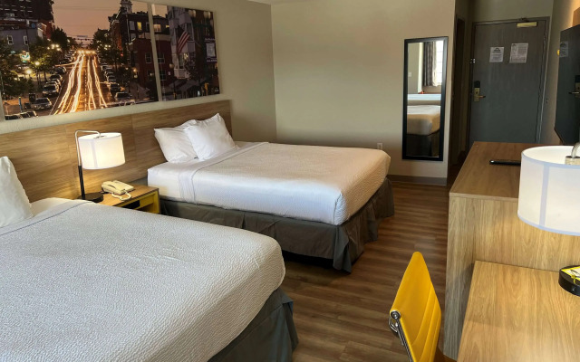 Days Inn by Wyndham near Kansas Speedway
