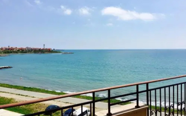 Apartments in Grand Midia Aheloy Palace