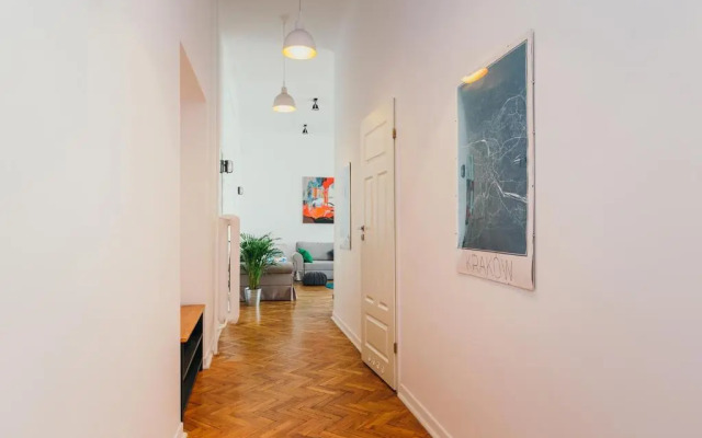 oompH Warsaw Central Elegant Apartment