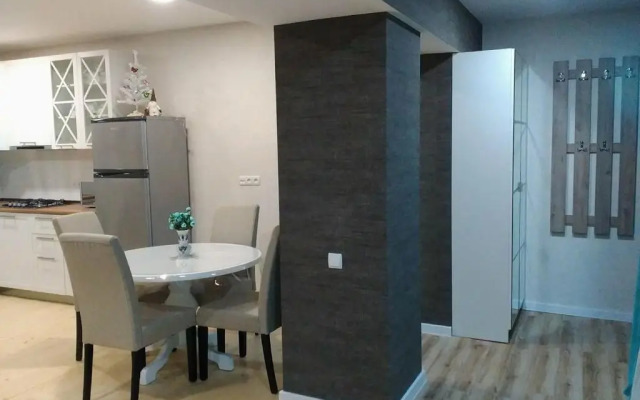 Apartment 17 Gumbri