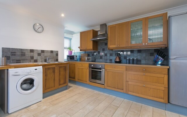 Ark Flats Apartment