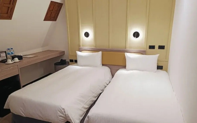 Voyager Hotel